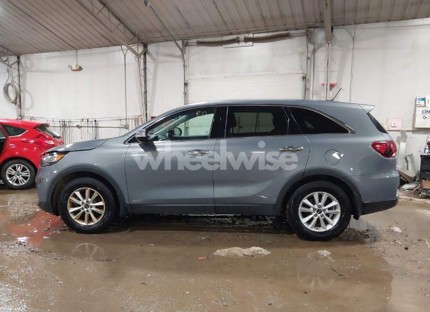 Photo 14 of 2020 Kia Sorento 2.4L LX (VIN 5XYPGDA36LG651805)