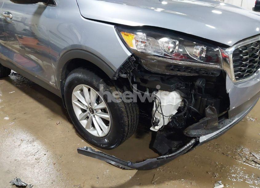 Photo 6 of 2020 Kia Sorento 2.4L LX (VIN 5XYPGDA36LG651805)