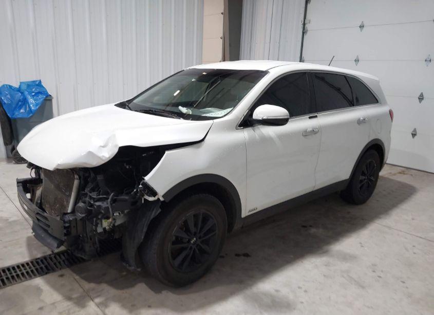 Photo 2 of 2020 Kia Sorento 2.4L LX (VIN 5XYPGDA36LG660780)