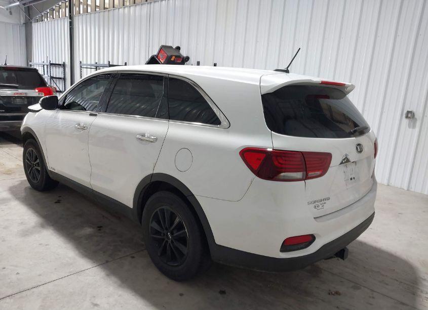 Photo 3 of 2020 Kia Sorento 2.4L LX (VIN 5XYPGDA36LG660780)
