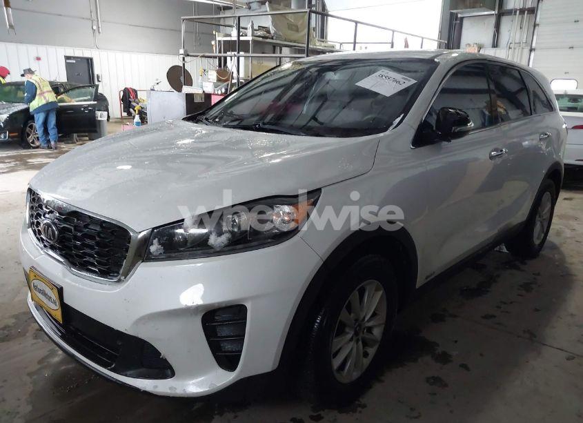 Photo 2 of 2020 Kia Sorento 2.4L LX (VIN 5XYPGDA36LG661718)