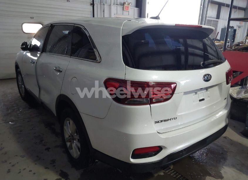 Photo 3 of 2020 Kia Sorento 2.4L LX (VIN 5XYPGDA36LG661718)