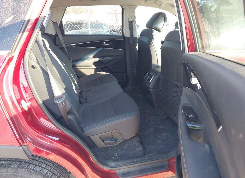 Photo 8 of 2016 Kia Sorento 2.4L LX (VIN 5XYPGDA37GG015934)