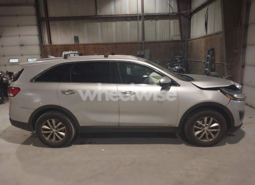 Photo 13 of 2016 Kia Sorento 2.4L LX (VIN 5XYPGDA37GG029591)