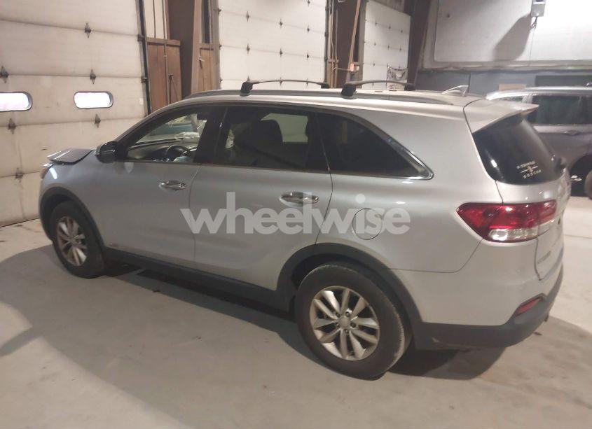 Photo 3 of 2016 Kia Sorento 2.4L LX (VIN 5XYPGDA37GG029591)
