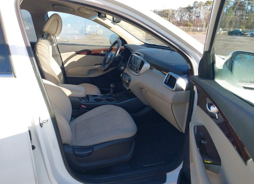 Photo 5 of 2016 Kia Sorento 2.4L LX (VIN 5XYPGDA37GG098149)