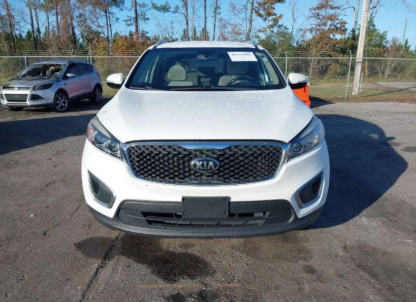 Photo 6 of 2016 Kia Sorento 2.4L LX (VIN 5XYPGDA37GG098149)