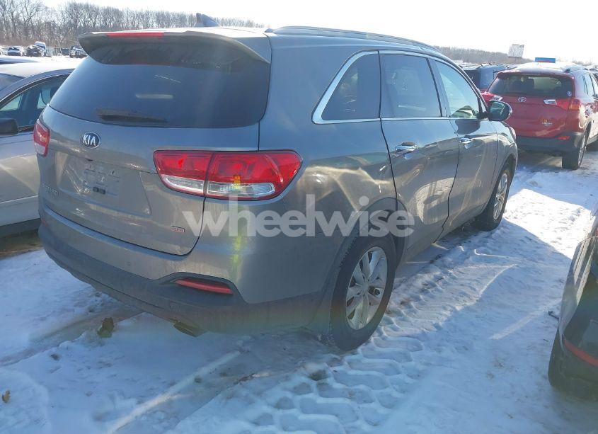 Photo 4 of 2016 Kia Sorento 2.4L LX (VIN 5XYPGDA37GG132980)