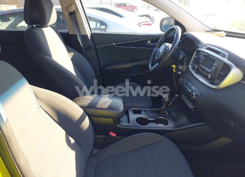 Photo 5 of 2016 Kia Sorento 2.4L LX (VIN 5XYPGDA37GG132980)