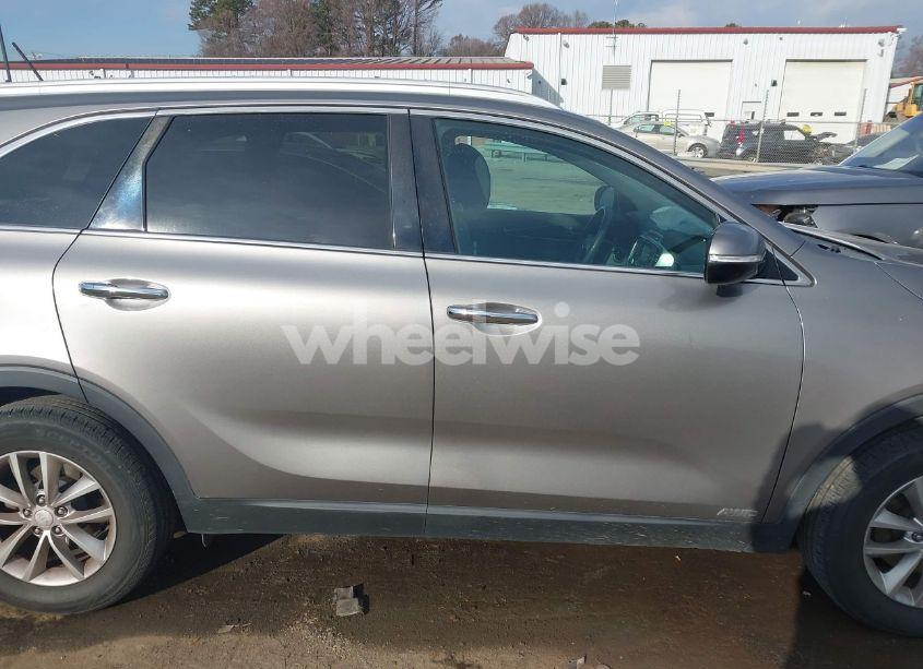 Photo 13 of 2017 Kia Sorento 2.4L LX (VIN 5XYPGDA37HG233146)