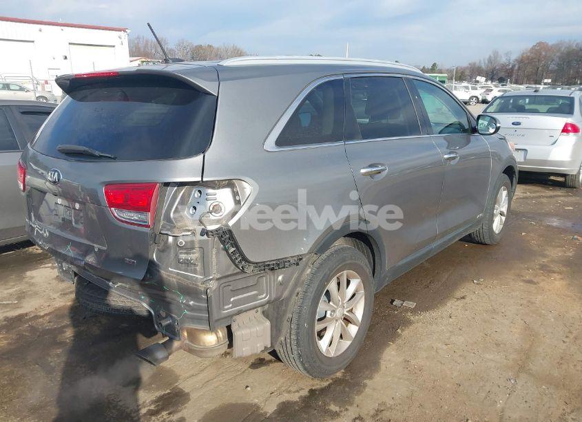 Photo 4 of 2017 Kia Sorento 2.4L LX (VIN 5XYPGDA37HG233146)