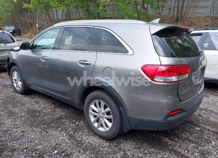 Photo 3 of 2017 Kia Sorento 2.4L LX (VIN 5XYPGDA37HG239271)