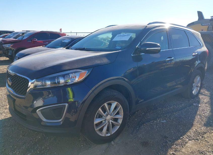 Photo 2 of 2017 Kia Sorento 2.4L LX (VIN 5XYPGDA37HG293587)