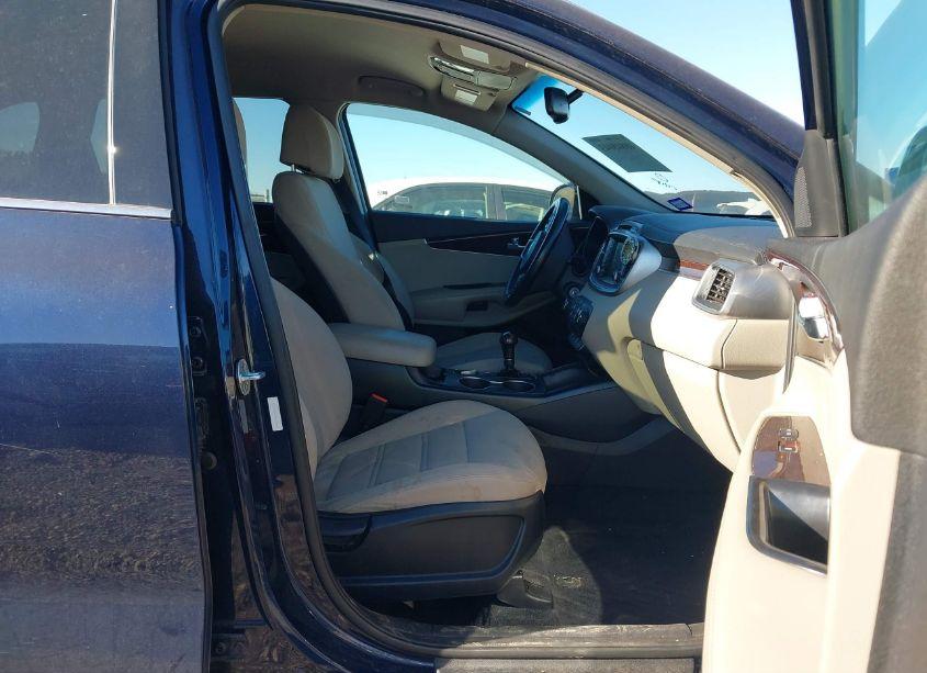 Photo 5 of 2017 Kia Sorento 2.4L LX (VIN 5XYPGDA37HG293587)