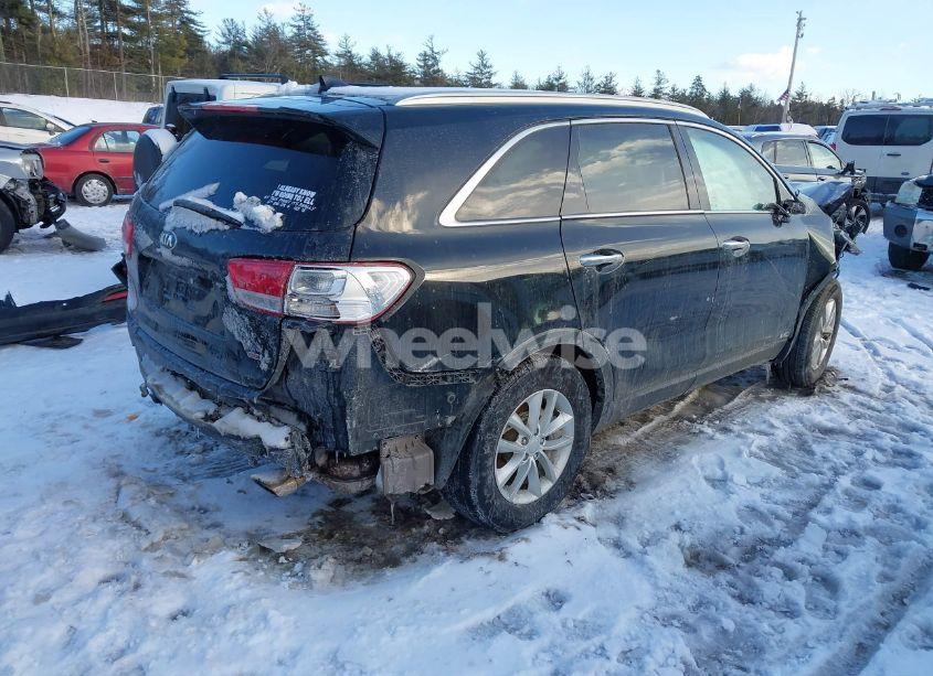 Photo 4 of 2018 Kia Sorento 2.4L LX (VIN 5XYPGDA37JG346083)