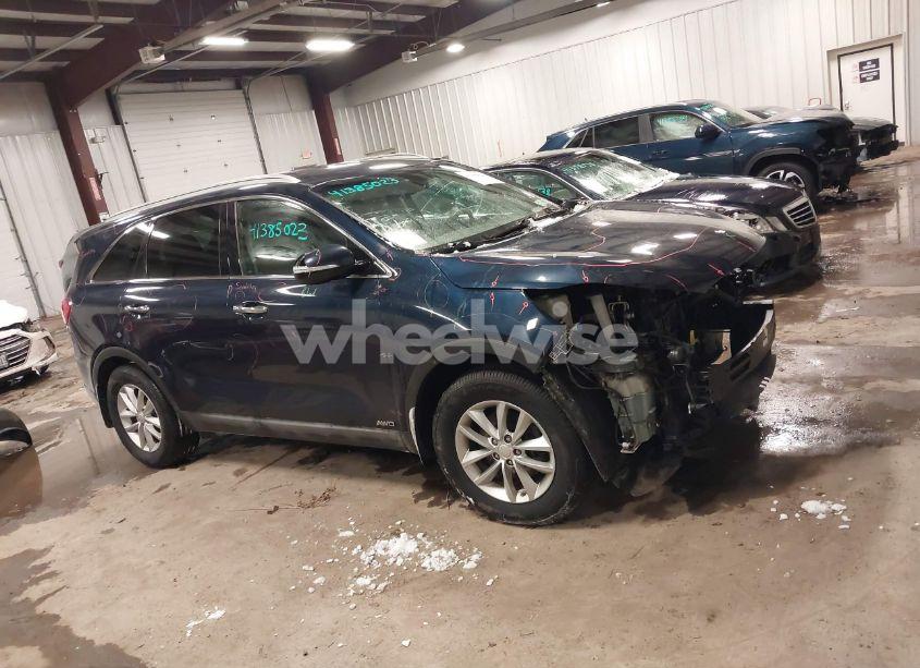 Photo 14 of 2018 Kia Sorento 2.4L LX (VIN 5XYPGDA37JG397910)