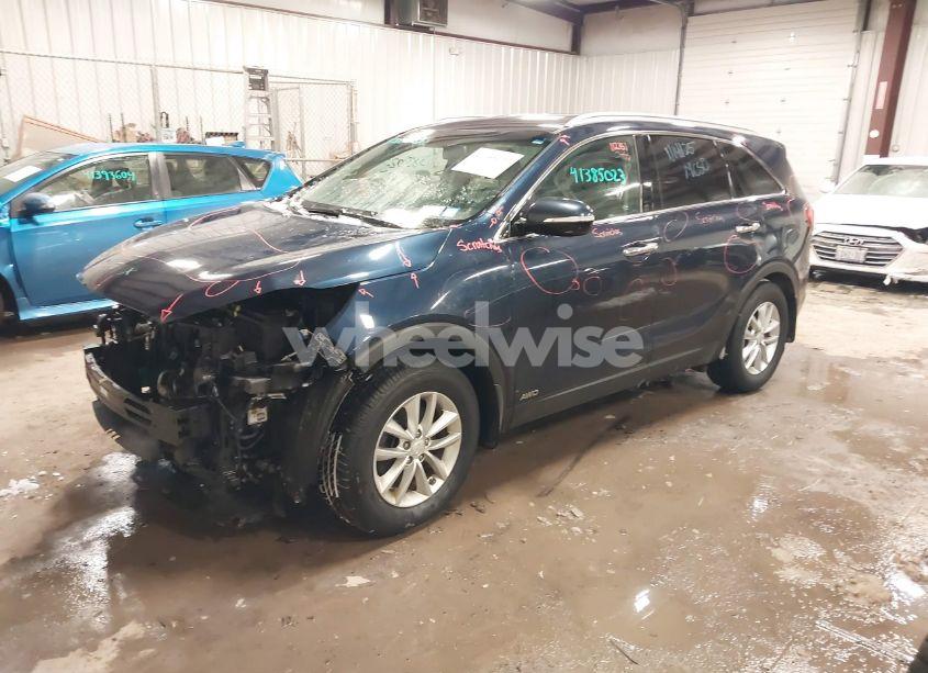 Photo 2 of 2018 Kia Sorento 2.4L LX (VIN 5XYPGDA37JG397910)