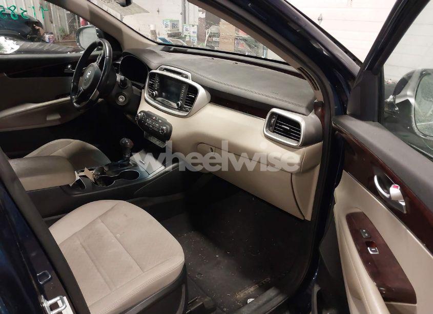 Photo 5 of 2018 Kia Sorento 2.4L LX (VIN 5XYPGDA37JG397910)