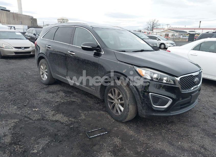 2018 Kia Sorento 2.4L LX (VIN 5XYPGDA37JG410574) main photo