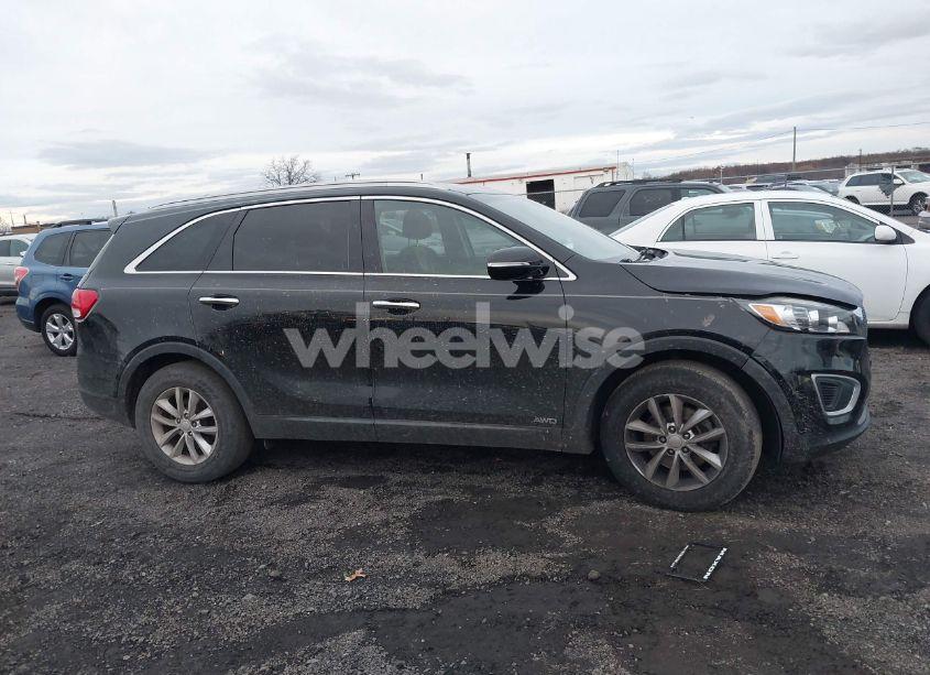 Photo 13 of 2018 Kia Sorento 2.4L LX (VIN 5XYPGDA37JG410574)