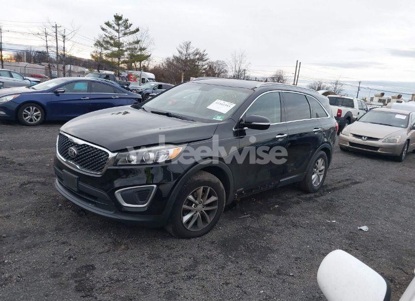 Photo 14 of 2018 Kia Sorento 2.4L LX (VIN 5XYPGDA37JG410574)