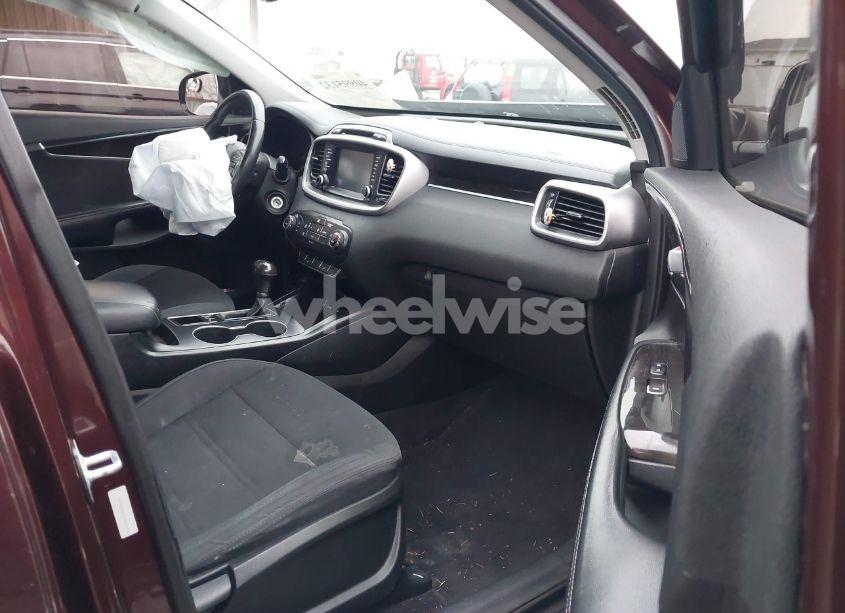 Photo 5 of 2018 Kia Sorento 2.4L LX (VIN 5XYPGDA37JG418786)