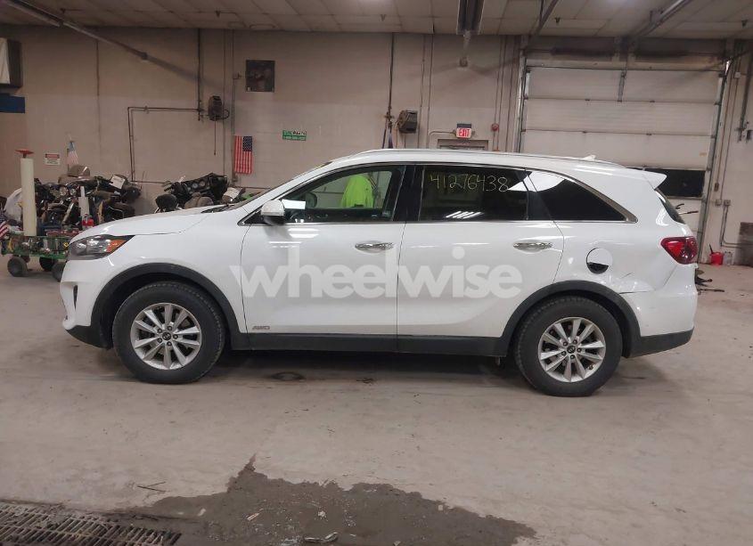 Photo 14 of 2019 Kia Sorento 2.4L LX (VIN 5XYPGDA37KG436237)