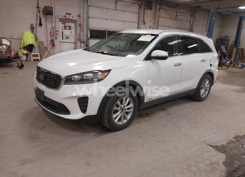 Photo 2 of 2019 Kia Sorento 2.4L LX (VIN 5XYPGDA37KG436237)