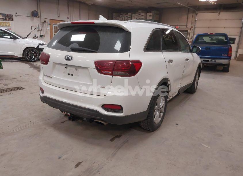 Photo 4 of 2019 Kia Sorento 2.4L LX (VIN 5XYPGDA37KG436237)