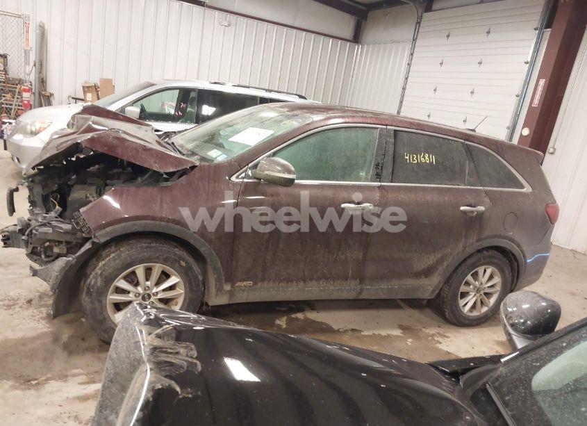 Photo 14 of 2019 Kia Sorento 2.4L LX (VIN 5XYPGDA37KG444936)