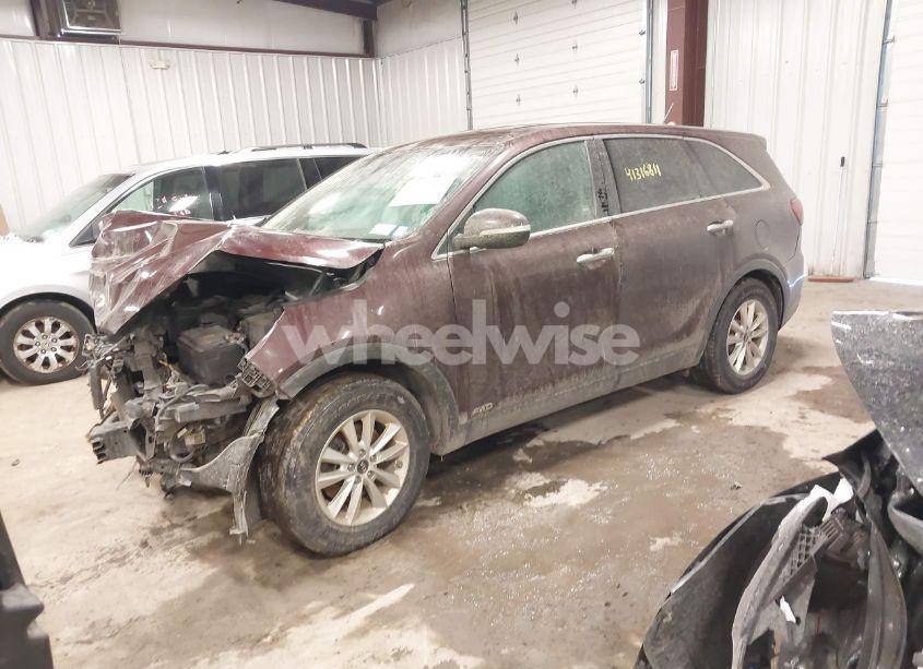 Photo 2 of 2019 Kia Sorento 2.4L LX (VIN 5XYPGDA37KG444936)