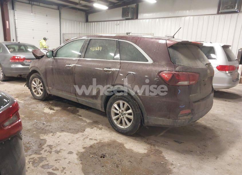 Photo 3 of 2019 Kia Sorento 2.4L LX (VIN 5XYPGDA37KG444936)
