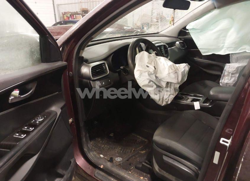 Photo 5 of 2019 Kia Sorento 2.4L LX (VIN 5XYPGDA37KG444936)