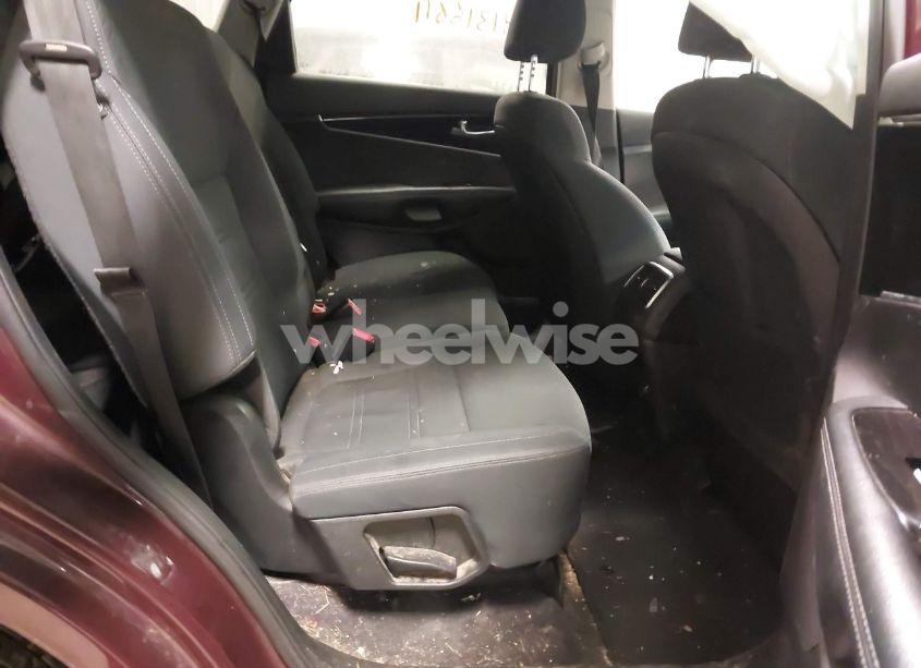 Photo 8 of 2019 Kia Sorento 2.4L LX (VIN 5XYPGDA37KG444936)