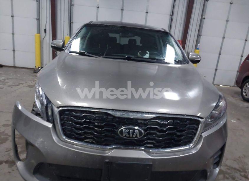 Photo 12 of 2019 Kia Sorento 2.4L LX (VIN 5XYPGDA37KG509638)