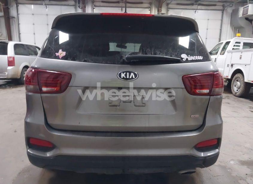 Photo 16 of 2019 Kia Sorento 2.4L LX (VIN 5XYPGDA37KG509638)
