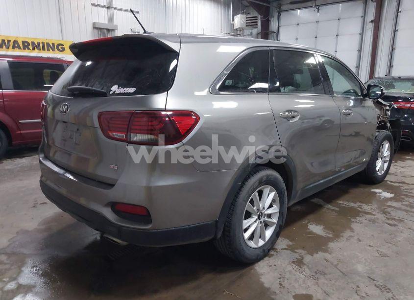 Photo 4 of 2019 Kia Sorento 2.4L LX (VIN 5XYPGDA37KG509638)