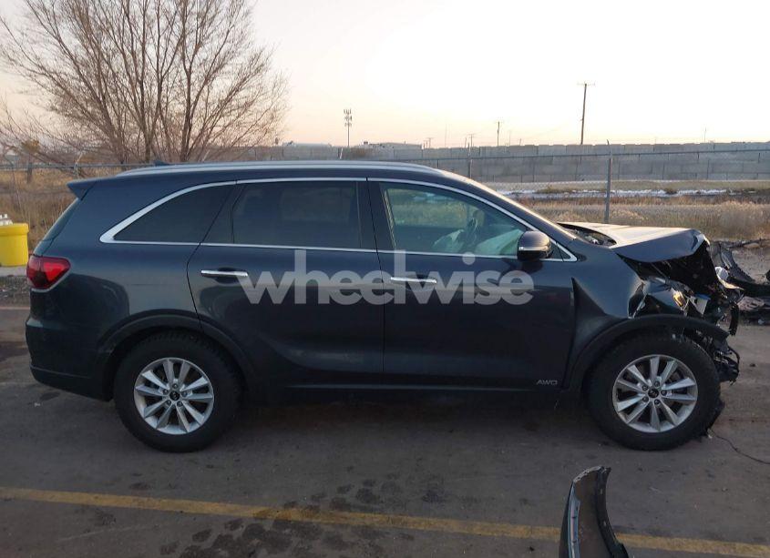 Photo 13 of 2019 Kia Sorento 2.4L LX (VIN 5XYPGDA37KG529646)