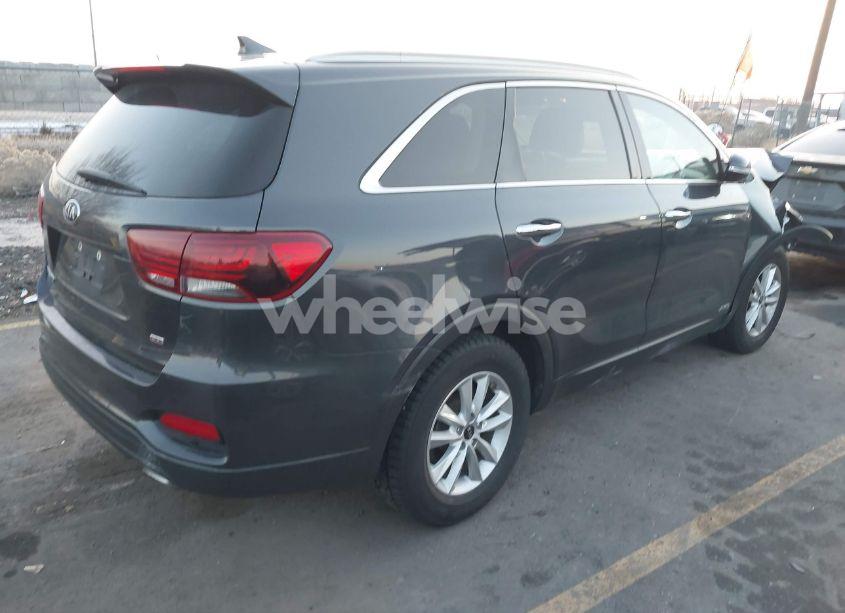 Photo 4 of 2019 Kia Sorento 2.4L LX (VIN 5XYPGDA37KG529646)