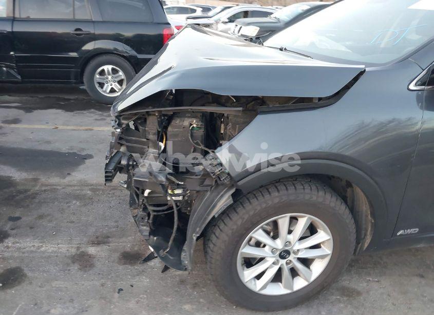Photo 6 of 2019 Kia Sorento 2.4L LX (VIN 5XYPGDA37KG529646)