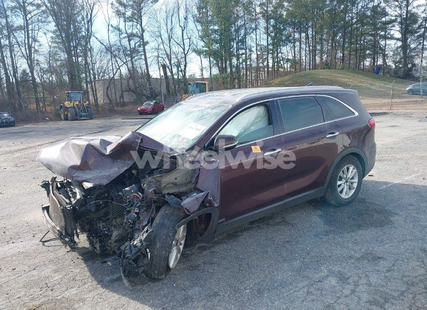 Photo 2 of 2019 Kia Sorento 2.4L LX (VIN 5XYPGDA37KG546852)