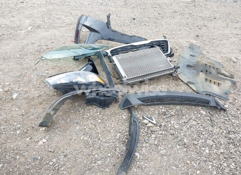 Photo 18 of 2019 Kia Sorento 2.4L LX (VIN 5XYPGDA37KG574957)