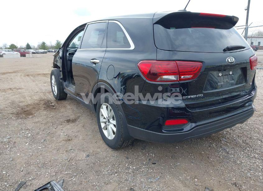 Photo 3 of 2019 Kia Sorento 2.4L LX (VIN 5XYPGDA37KG574957)