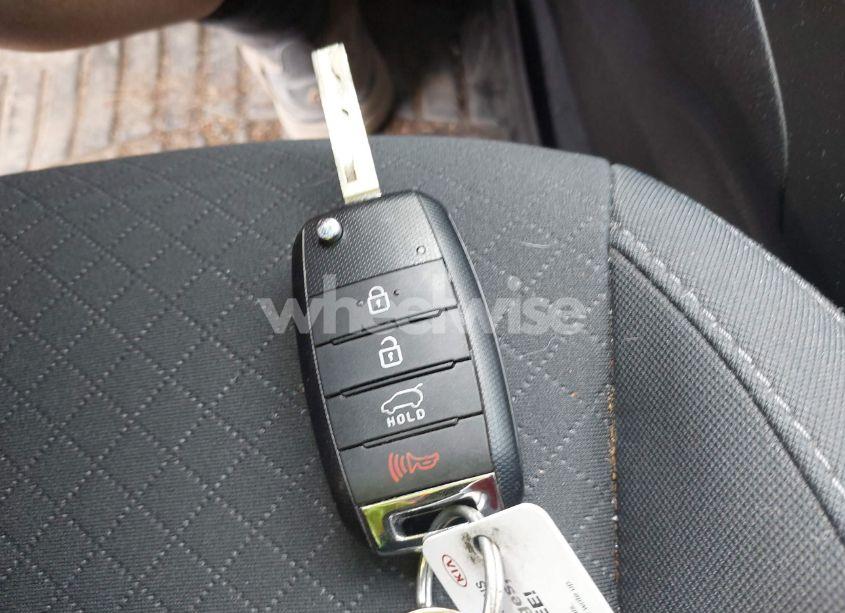 Photo 11 of 2020 Kia Sorento 2.4L LX (VIN 5XYPGDA37LG661694)