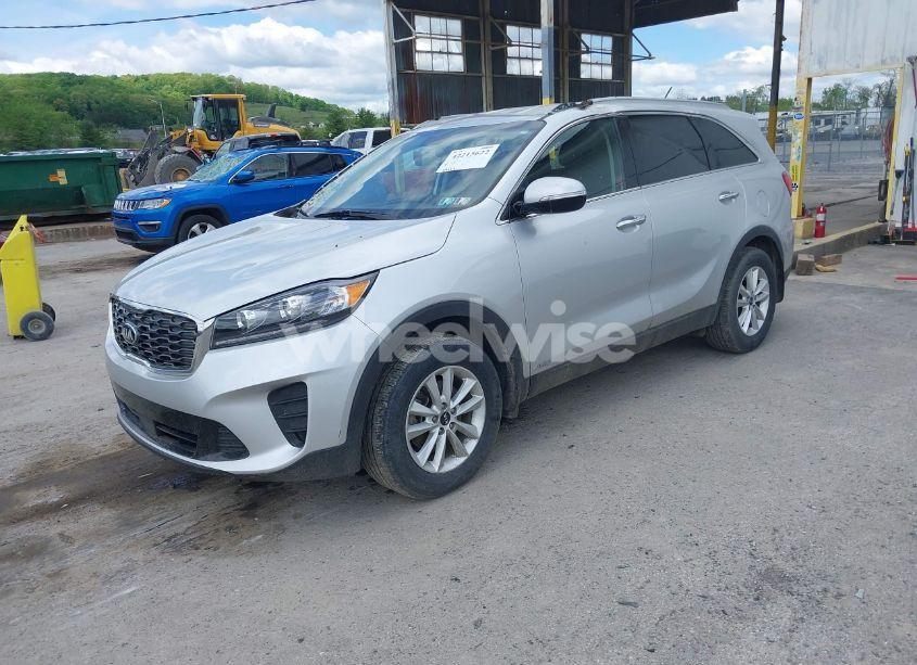 Photo 2 of 2020 Kia Sorento 2.4L LX (VIN 5XYPGDA37LG661694)