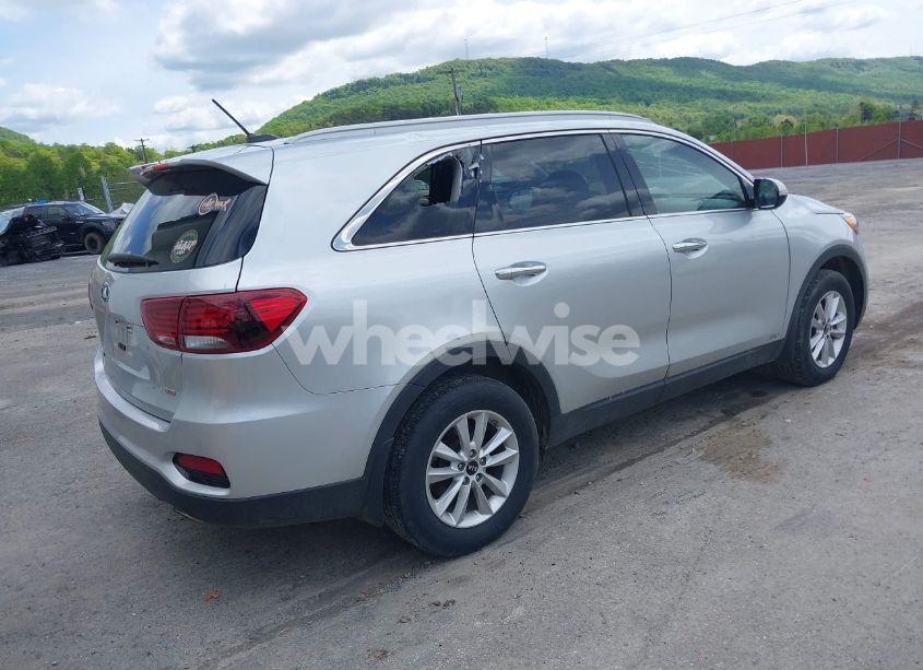 Photo 4 of 2020 Kia Sorento 2.4L LX (VIN 5XYPGDA37LG661694)
