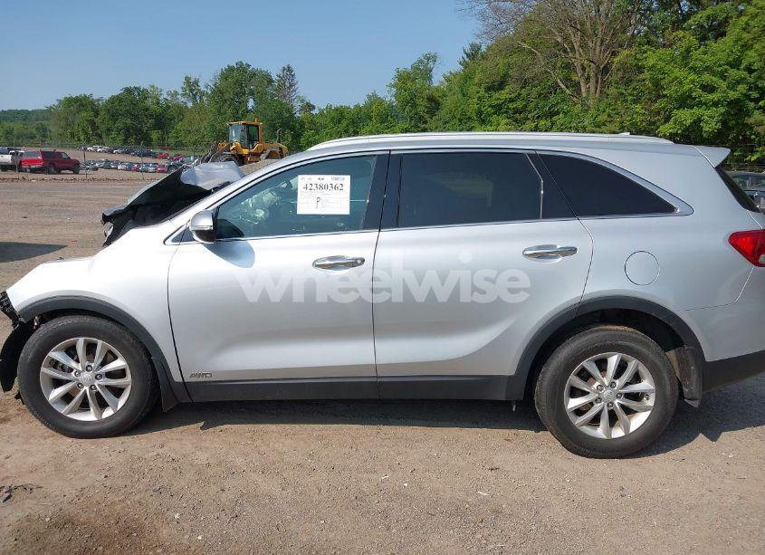 Photo 14 of 2016 Kia Sorento 2.4L LX (VIN 5XYPGDA38GG041748)
