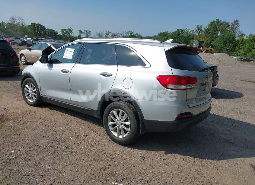 Photo 3 of 2016 Kia Sorento 2.4L LX (VIN 5XYPGDA38GG041748)