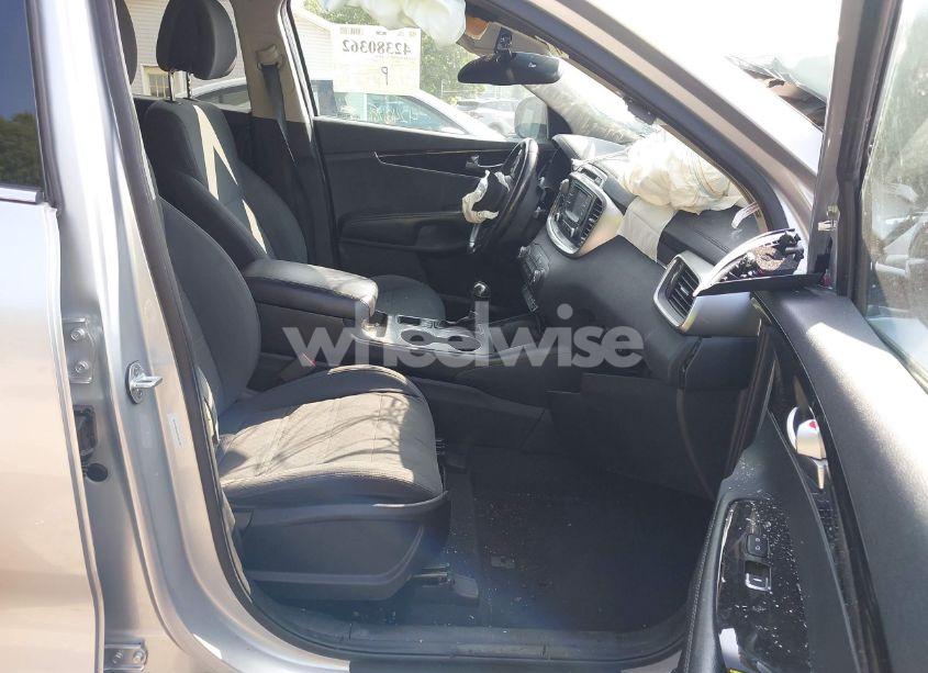 Photo 5 of 2016 Kia Sorento 2.4L LX (VIN 5XYPGDA38GG041748)