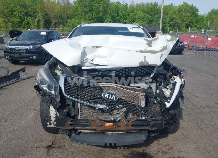 Photo 13 of 2016 Kia Sorento 2.4L LX (VIN 5XYPGDA38GG065497)